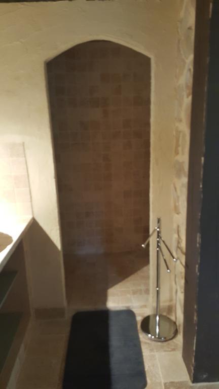 Le Donjon Des Combes Et Son Spa Fayence Zimmer foto