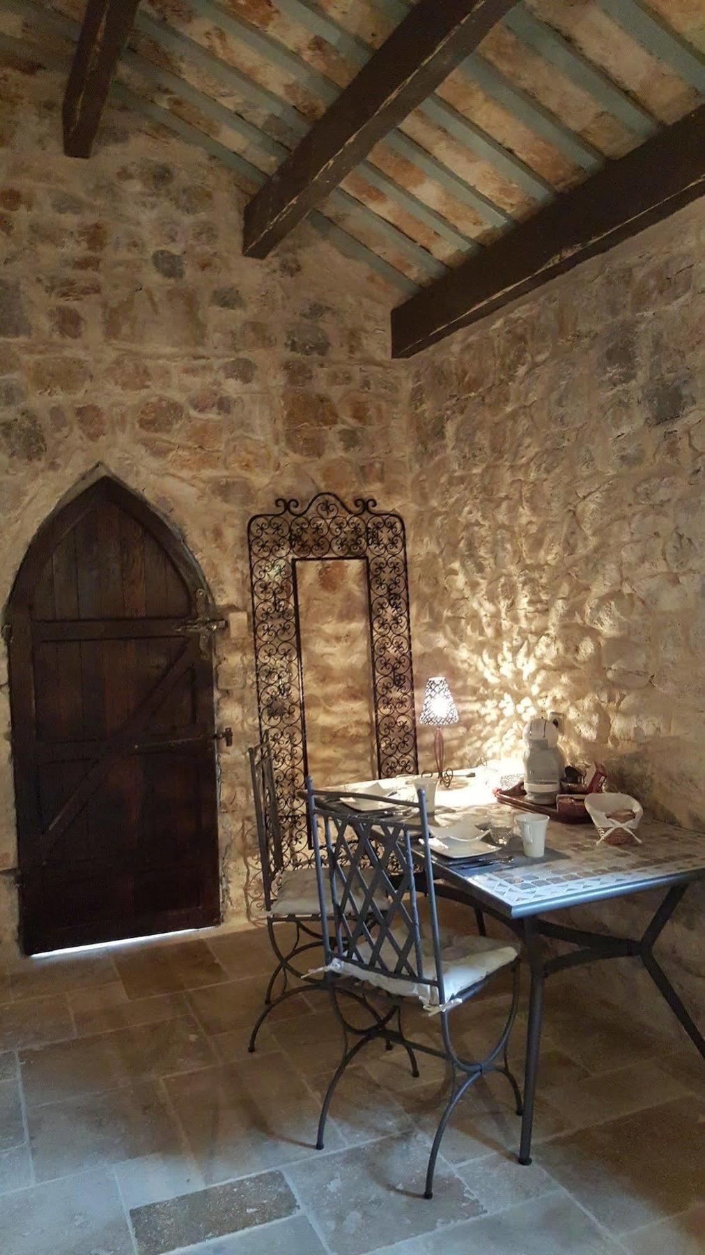 Le Donjon Des Combes Et Son Spa Fayence Exterior foto