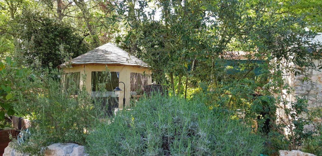 Le Donjon Des Combes Et Son Spa Fayence Exterior foto